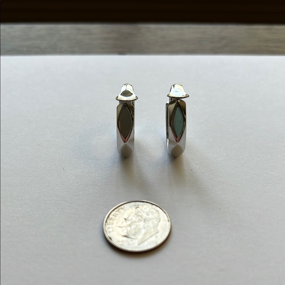 Vintage Trifari Elegant Silver Faceted Hoop clip On Earrings